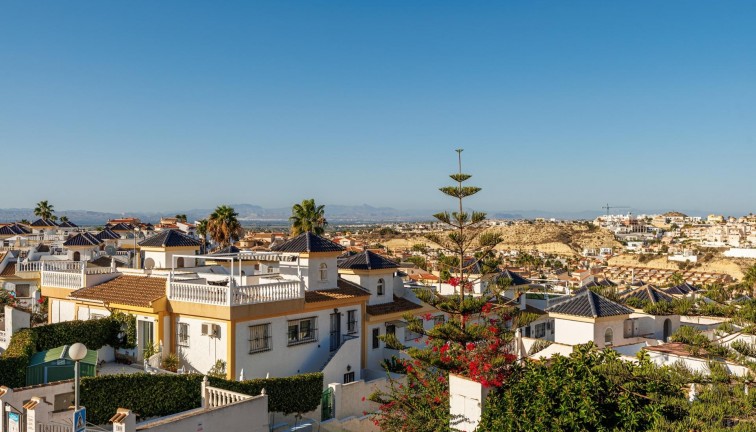 Uudistuotanto - Erillistalo - Rojales - Ciudad Quesada