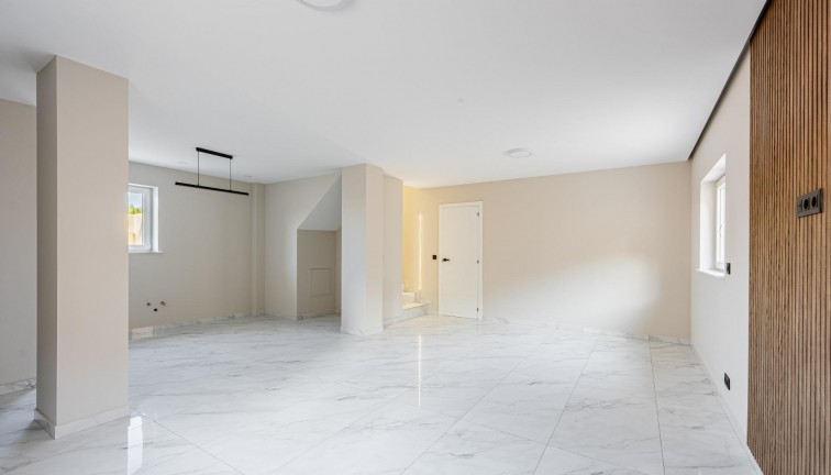 Uudistuotanto - Erillistalo - Rojales - Ciudad Quesada