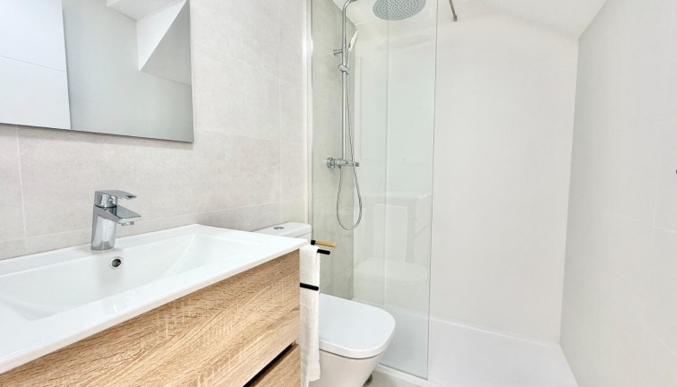 Obra nueva - Casa adosada - Cox