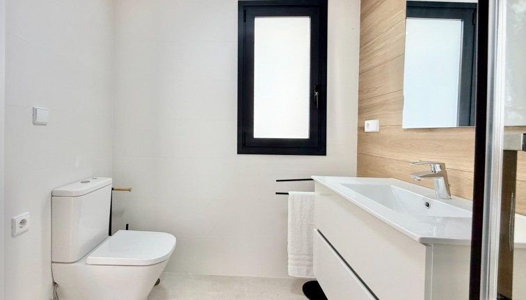 Obra nueva - Casa adosada - Cox