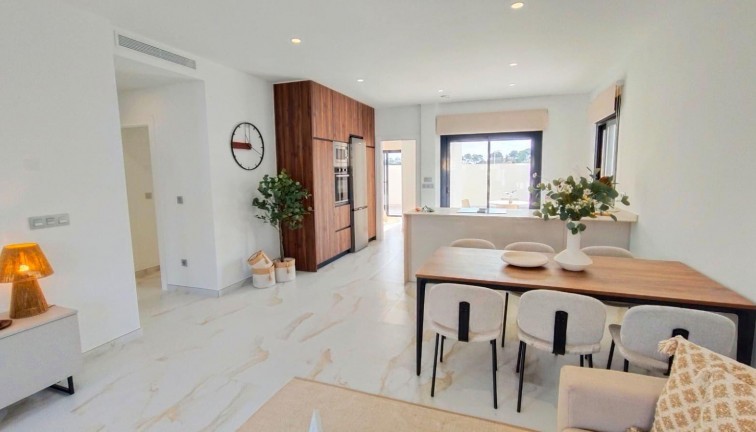 Uudistuotanto - Erillistalo - Pilar de la Horadada - Pinar de Campoverde