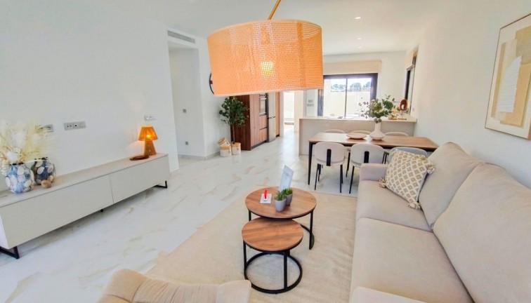 Uudistuotanto - Erillistalo - Pilar de la Horadada - Pinar de Campoverde