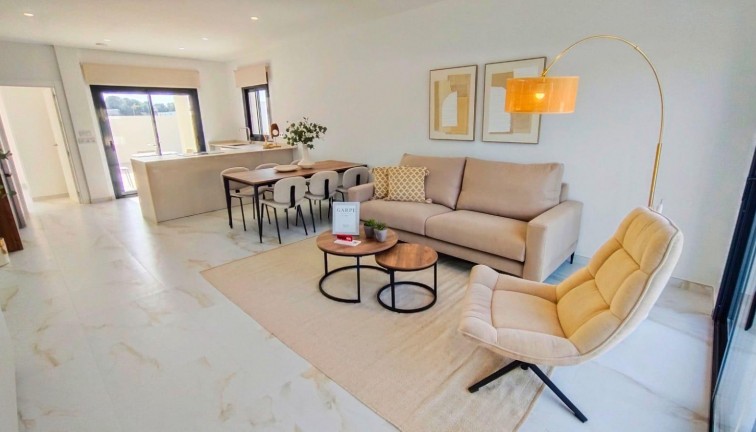 Uudistuotanto - Erillistalo - Pilar de la Horadada - Pinar de Campoverde