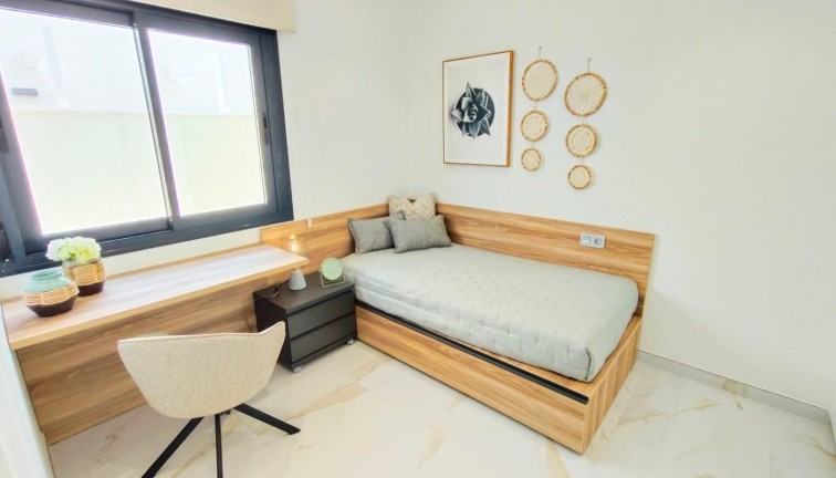 Uudistuotanto - Erillistalo - Pilar de la Horadada - Pinar de Campoverde