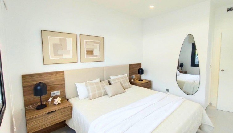 Uudistuotanto - Erillistalo - Pilar de la Horadada - Pinar de Campoverde