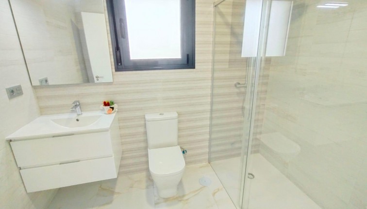 Uudistuotanto - Erillistalo - Pilar de la Horadada - Pinar de Campoverde