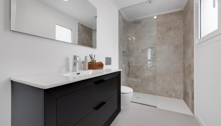 Uudistuotanto - Erillistalo - Mutxamel