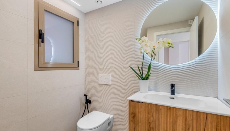 Uudistuotanto - Asunto - Jacarilla