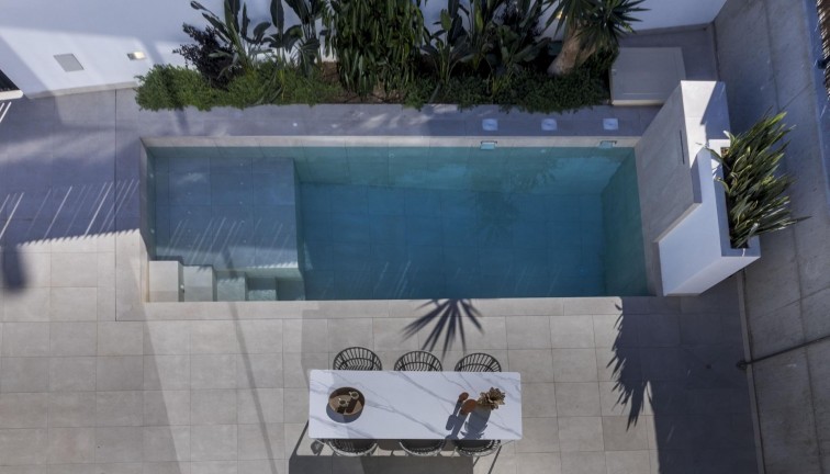 Uudistuotanto - Erillistalo - Banos y Mendigo - Altaona Golf