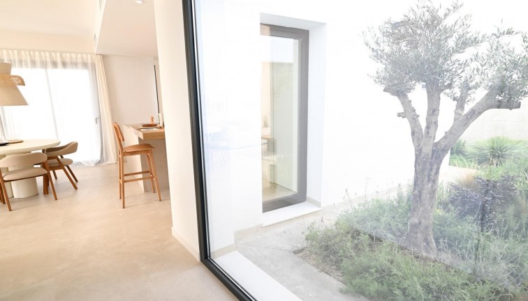 Uudistuotanto - Erillistalo - Banos y Mendigo - Altaona Golf