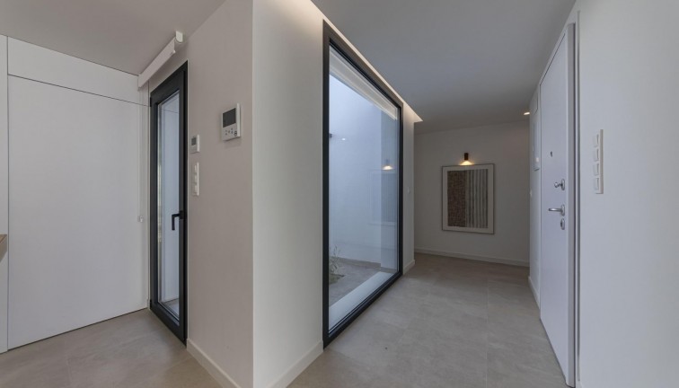 Uudistuotanto - Erillistalo - Banos y Mendigo - Altaona Golf