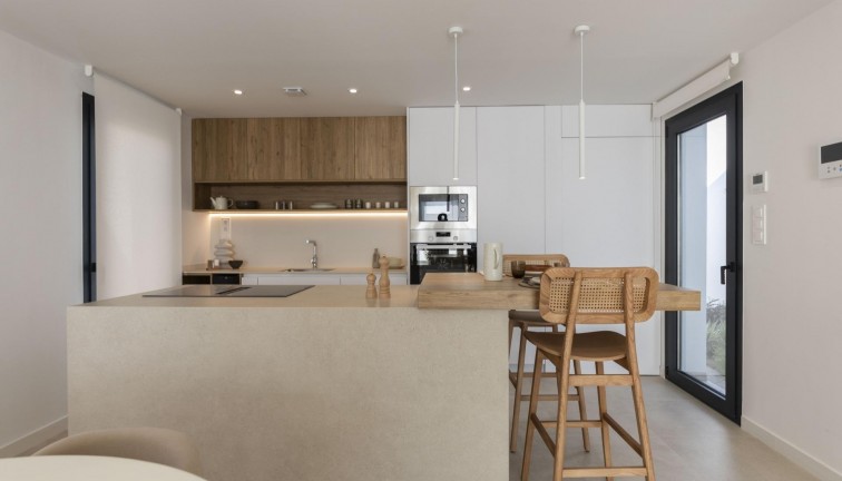 Uudistuotanto - Erillistalo - Banos y Mendigo - Altaona Golf