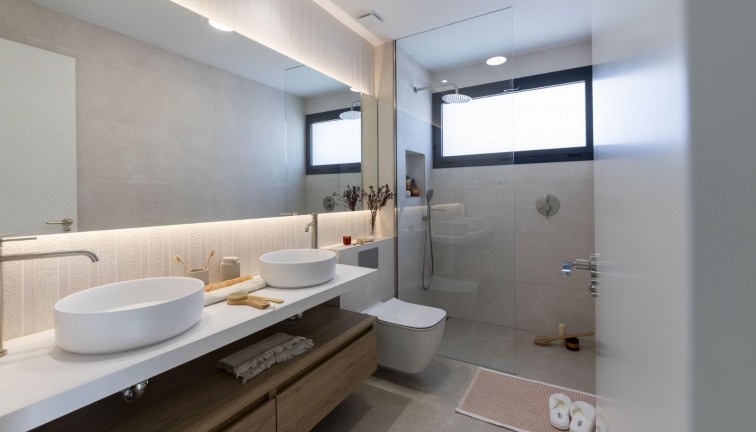 Uudistuotanto - Erillistalo - Banos y Mendigo - Altaona Golf