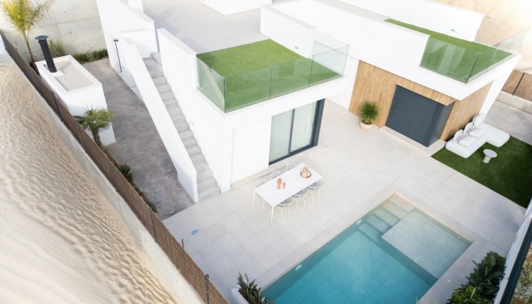 Uudistuotanto - Erillistalo - Banos y Mendigo - Altaona Golf