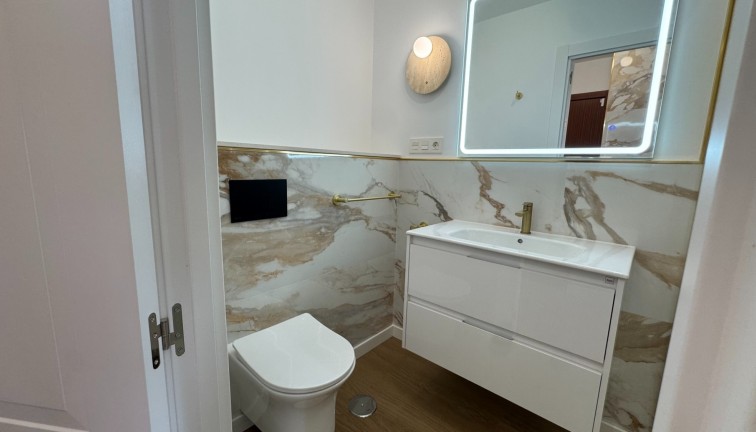 Resale - Apartment - Torrevieja - Punta Prima