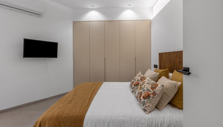 Uudistuotanto - Asunto - Torrevieja - Acequion