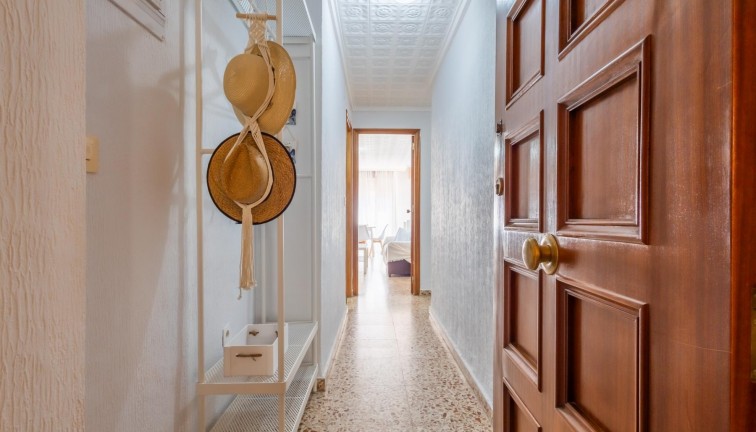 Resale - Apartment - Torrevieja - Acequion