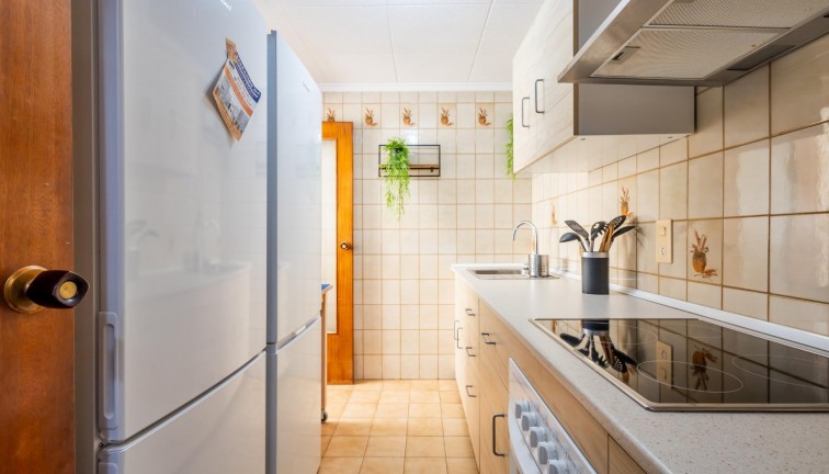 Resale - Apartment - Torrevieja - Acequion