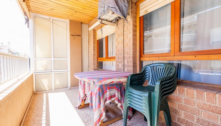 Resale - Apartment - Torrevieja - Acequion