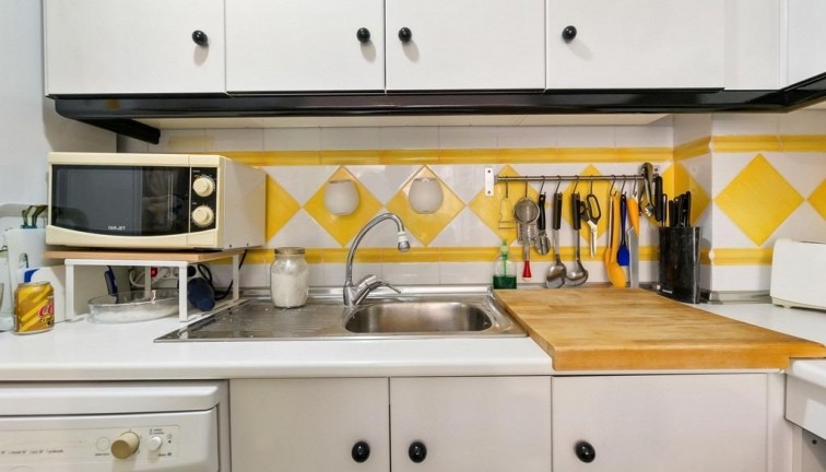 Resale - Apartment - Orihuela Costa - Campoamor