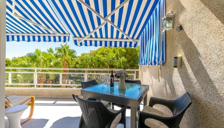 Resale - Apartment - Orihuela Costa - Campoamor