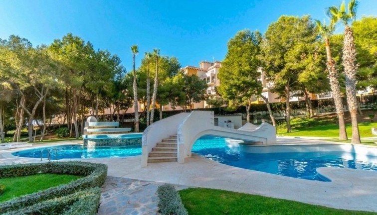 Resale - Apartment - Orihuela Costa - Campoamor