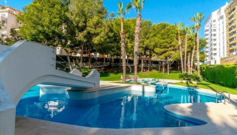 Resale - Apartment - Orihuela Costa - Campoamor