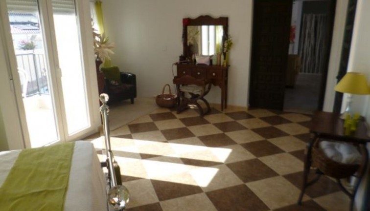 Jälleenmyynti - Erillistalo - Villamartín