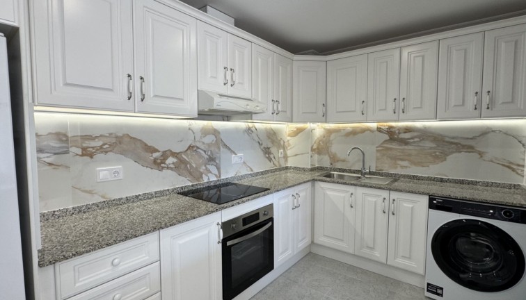 Resale - Apartment - Orihuela Costa - Campoamor