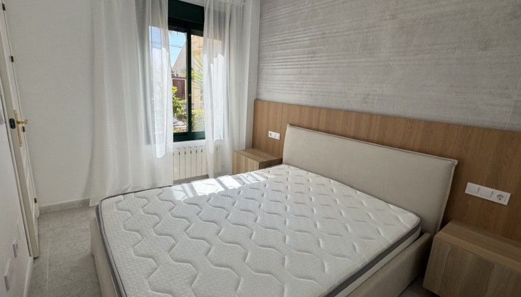 Resale - Apartment - Orihuela Costa - Campoamor