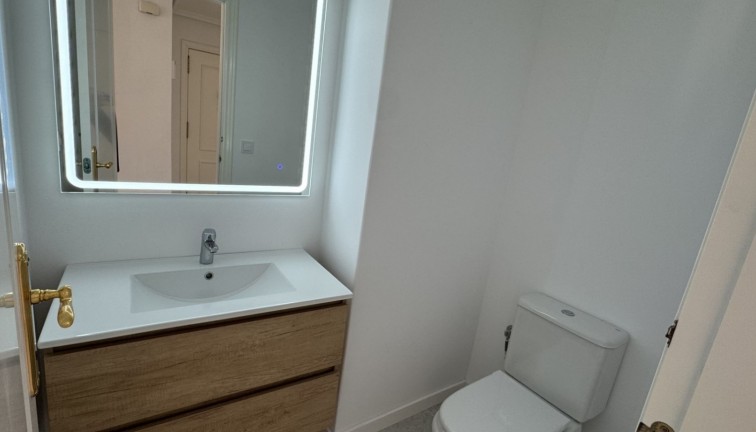 Resale - Apartment - Orihuela Costa - Campoamor