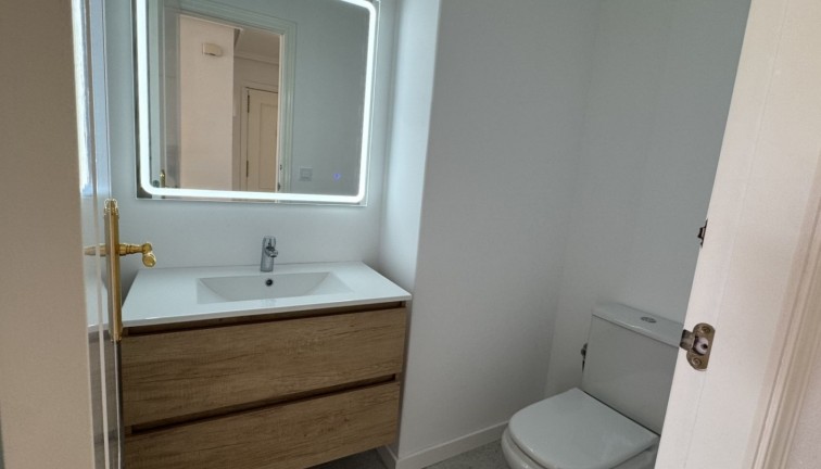 Resale - Apartment - Orihuela Costa - Campoamor