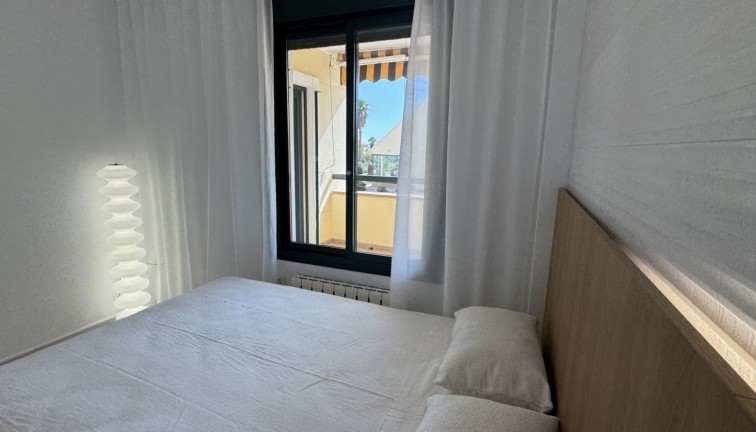 Resale - Apartment - Orihuela Costa - Campoamor