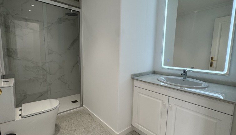 Resale - Apartment - Orihuela Costa - Campoamor