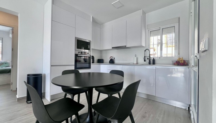 Jälleenmyynti - Erillistalo - San Miguel de Salinas - Villamartín