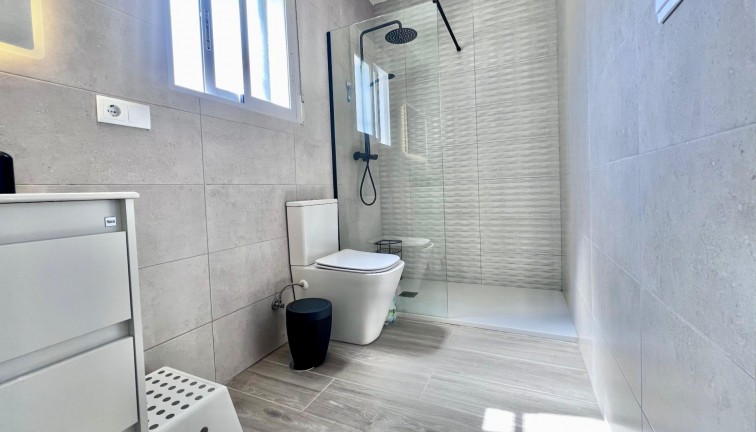 Jälleenmyynti - Erillistalo - San Miguel de Salinas - Villamartín