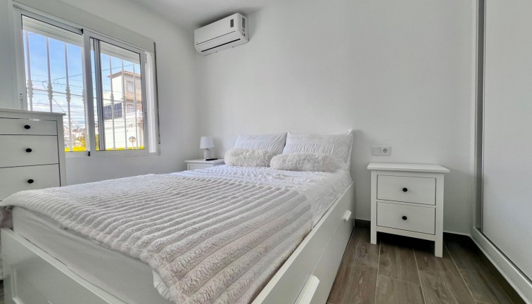 Jälleenmyynti - Erillistalo - San Miguel de Salinas - Villamartín