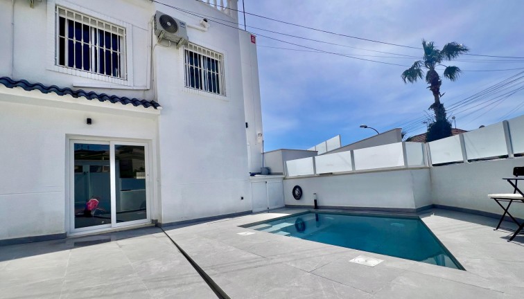 Jälleenmyynti - Erillistalo - San Miguel de Salinas - Villamartín