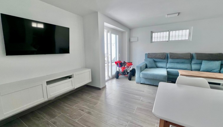 Jälleenmyynti - Erillistalo - San Miguel de Salinas - Villamartín