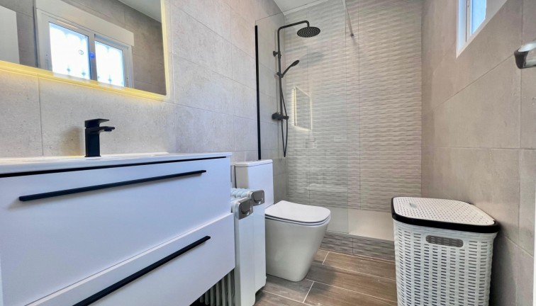 Jälleenmyynti - Erillistalo - San Miguel de Salinas - Villamartín