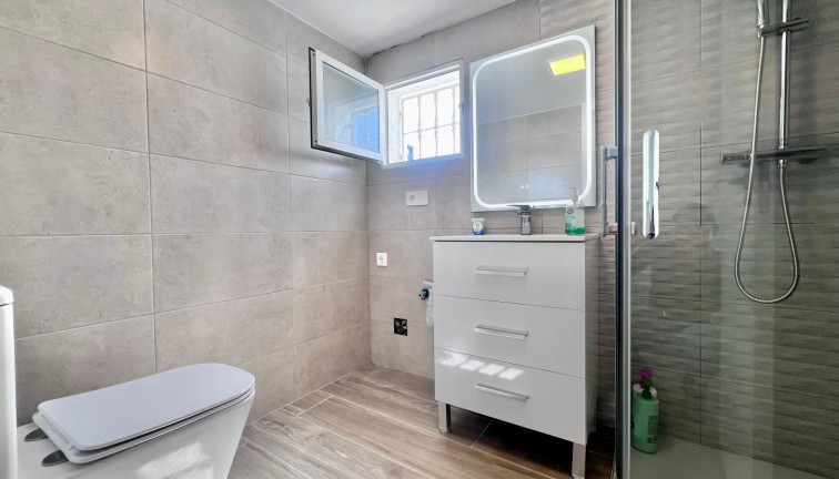 Jälleenmyynti - Erillistalo - San Miguel de Salinas - Villamartín