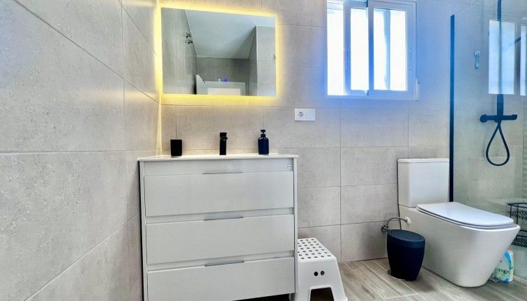 Jälleenmyynti - Erillistalo - San Miguel de Salinas - Villamartín