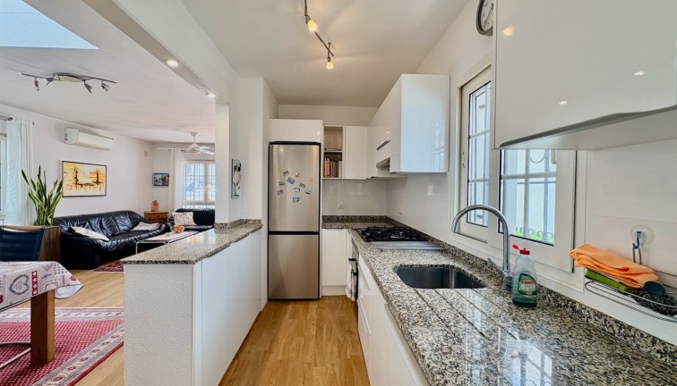 Resale - Chalet - Orihuela - Villamartín