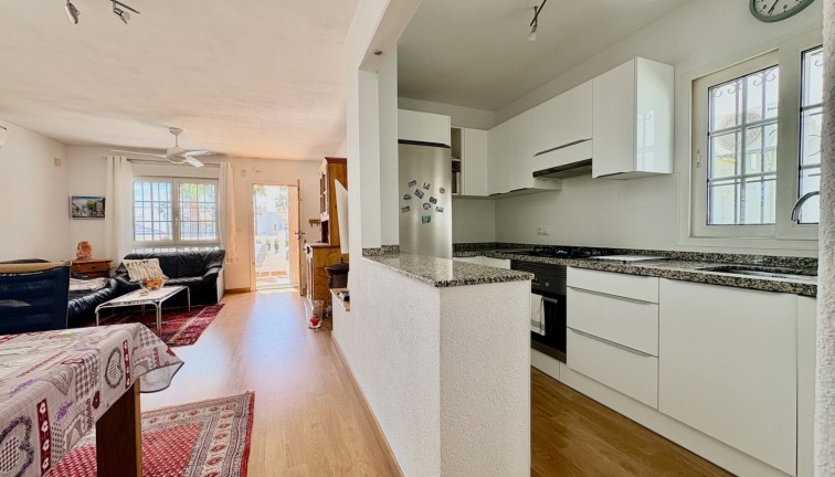 Resale - Chalet - Orihuela - Villamartín