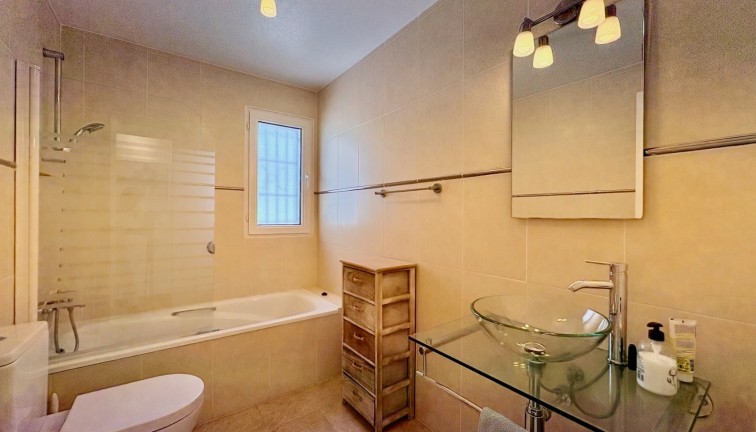 Resale - Chalet - Orihuela - Villamartín