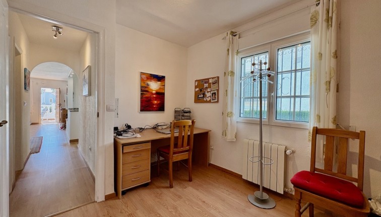 Resale - Chalet - Orihuela - Villamartín