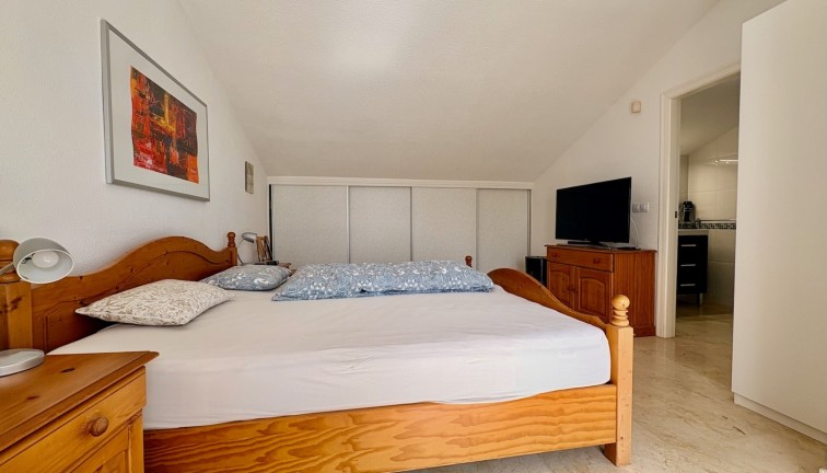 Resale - Chalet - Orihuela - Villamartín