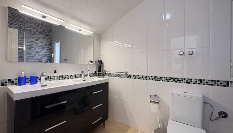 Resale - Chalet - Orihuela - Villamartín