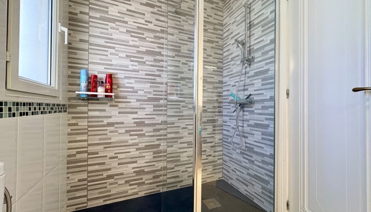 Resale - Chalet - Orihuela - Villamartín