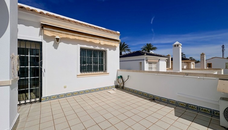 Resale - Chalet - Orihuela - Villamartín